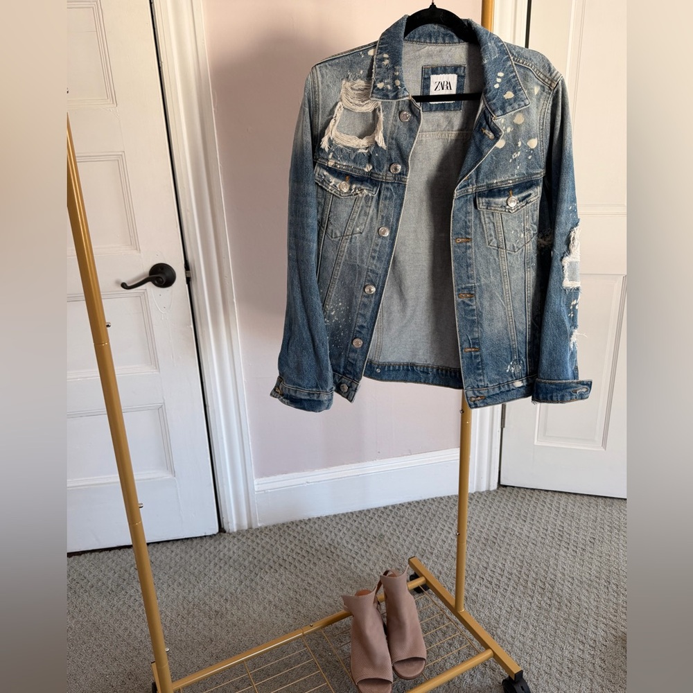 Zara Distressed Denim Jacket Bleach Splatter Cropped Size Small - Picture 2 of 10